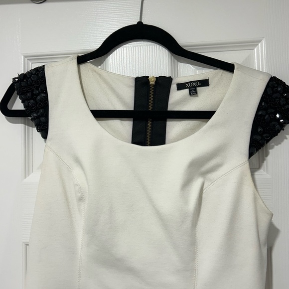 White XOXO dress, open back, size 9/10 but fits like a small - Picture 2 of 6